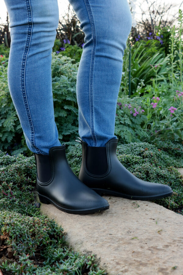 Luna Ankle Boot - Matte Black - Image 2