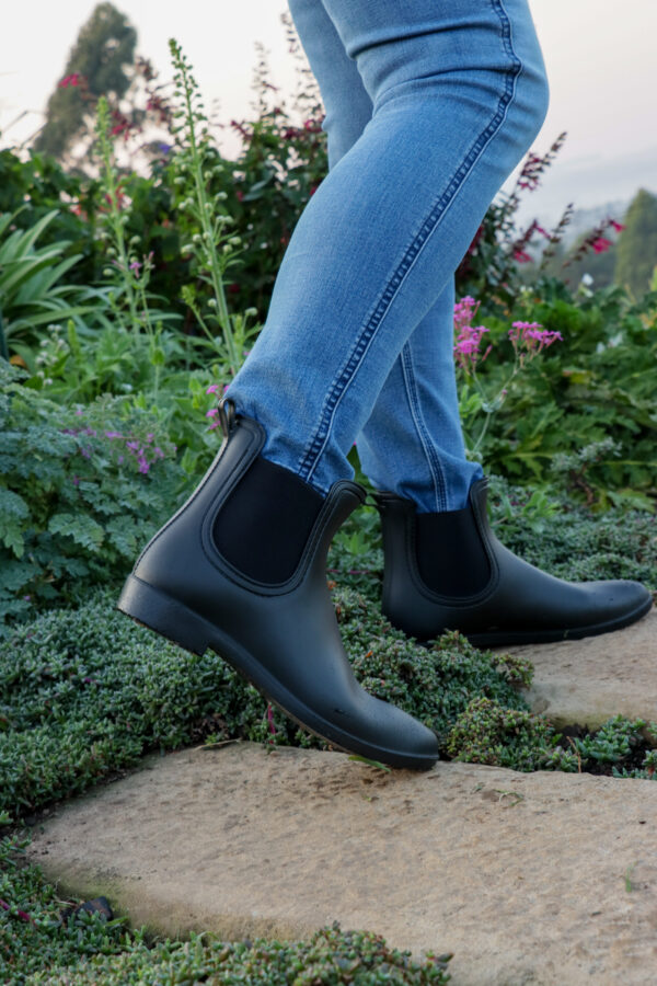 Luna Ankle Boot - Matte Black - Image 3